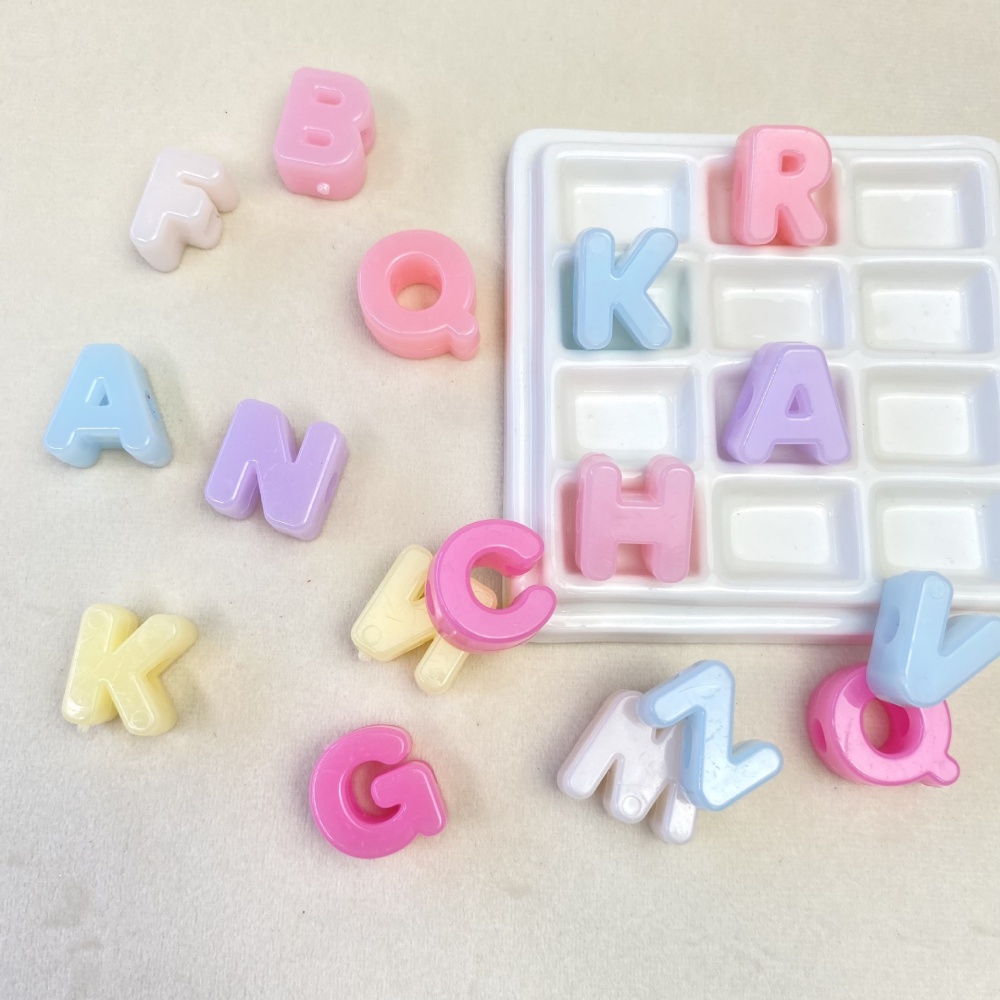 Perles de lettres en acrylique - Jewelry Making Tutorials avis et prix